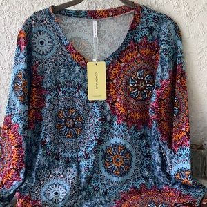 NWT Cotton/Rayon Long sleeve v-neck top machine washable